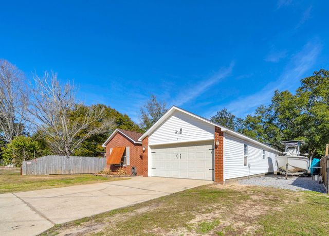 7 Snook Road, Mary Esther, FL 32569