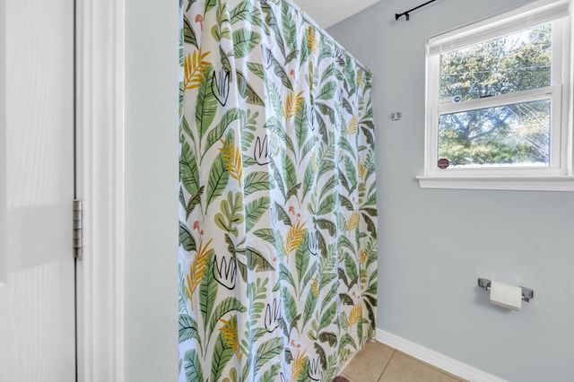 7 Snook Road, Mary Esther, FL 32569