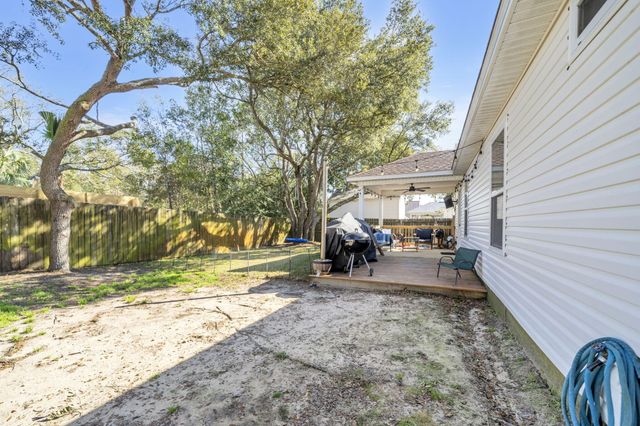 7 Snook Road, Mary Esther, FL 32569