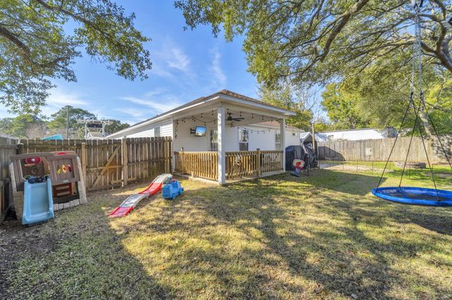 7 Snook Road, Mary Esther, FL 32569