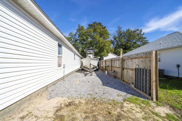 7 Snook Road, Mary Esther, FL 32569