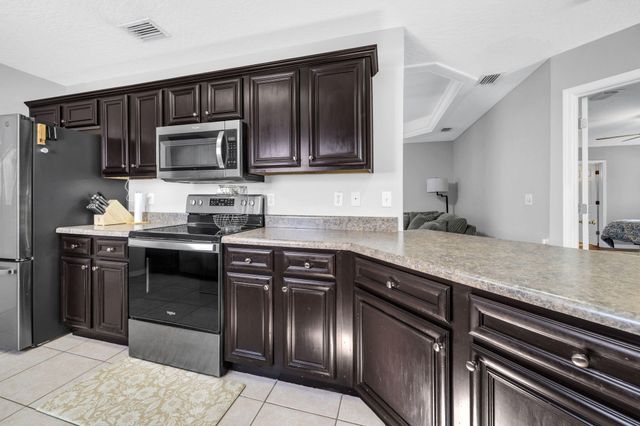 7 Snook Road, Mary Esther, FL 32569