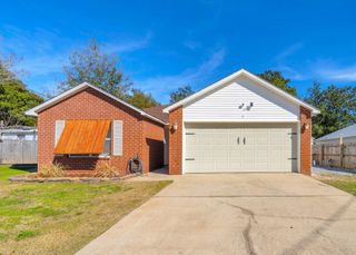 7 Snook Road, Mary Esther, FL 32569