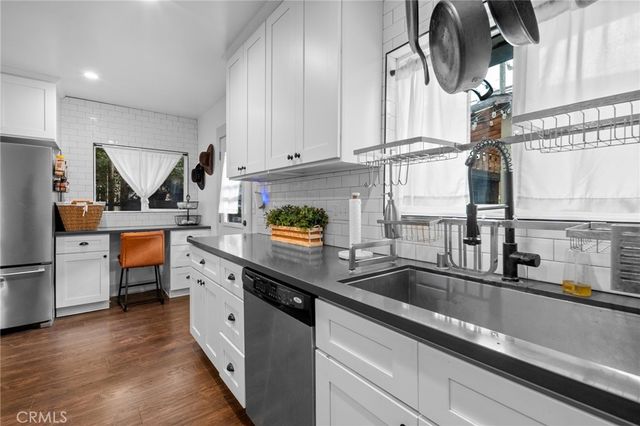 3858 S Hobart Boulevard, Los Angeles, CA 90062