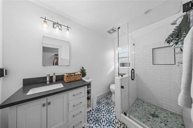 3858 S Hobart Boulevard, Los Angeles, CA 90062