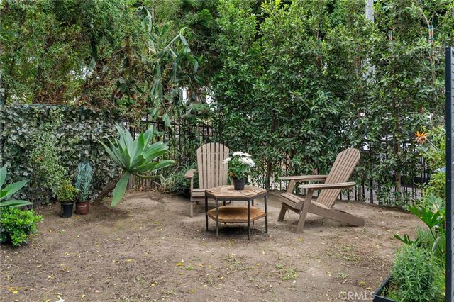 3858 S Hobart Boulevard, Los Angeles, CA 90062
