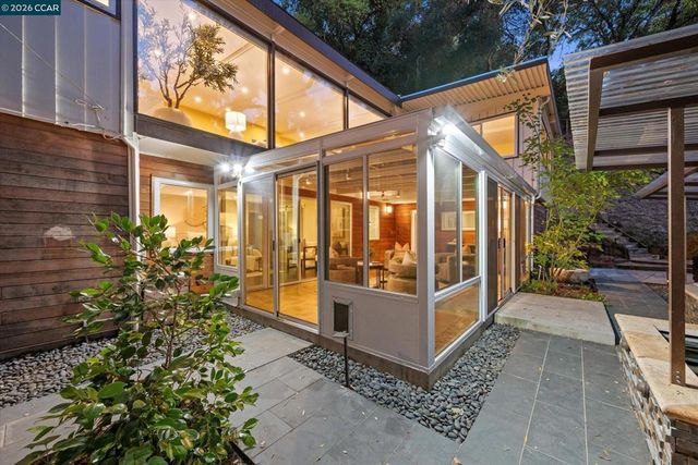 30 Dias Dorados, Orinda, CA 94563