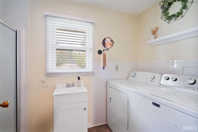 215 Holiday Lane, Greentown, IN 46936