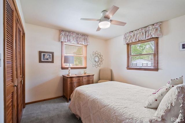 215 Holiday Lane, Greentown, IN 46936
