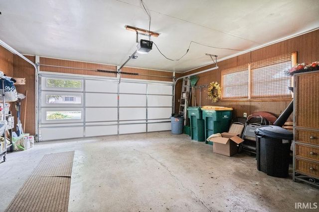 215 Holiday Lane, Greentown, IN 46936