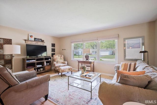 215 Holiday Lane, Greentown, IN 46936
