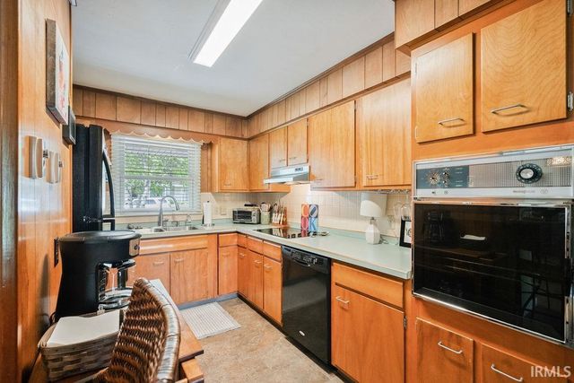 215 Holiday Lane, Greentown, IN 46936