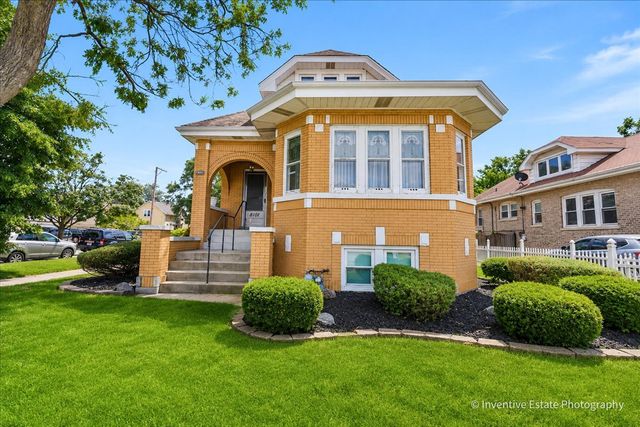 8101 White Avenue, Lyons, IL 60534