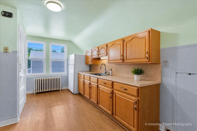 8101 White Avenue, Lyons, IL 60534