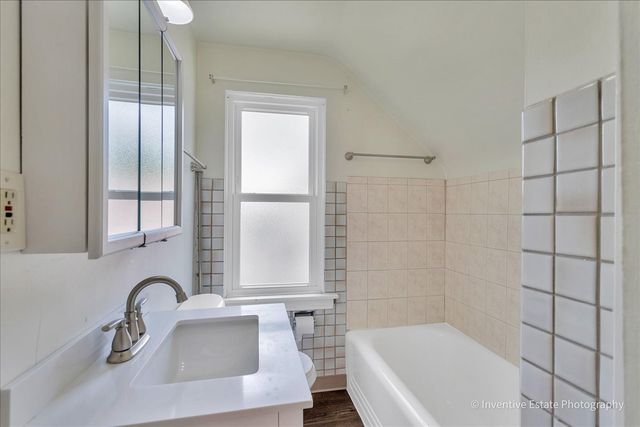 8101 White Avenue, Lyons, IL 60534