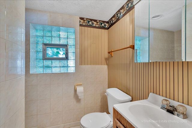 8101 White Avenue, Lyons, IL 60534