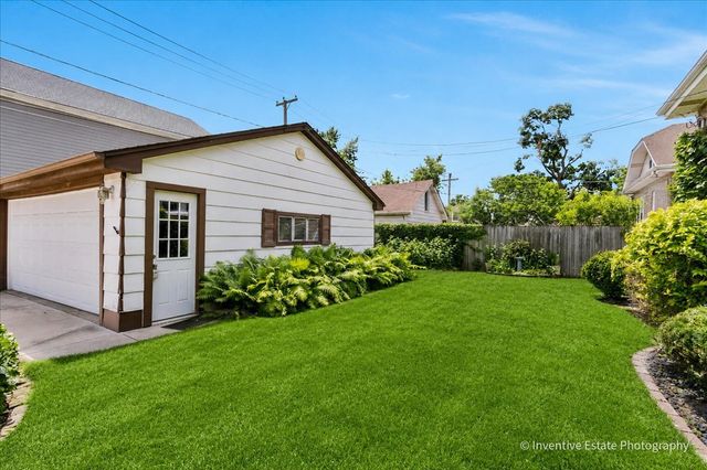 8101 White Avenue, Lyons, IL 60534