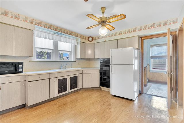 8101 White Avenue, Lyons, IL 60534