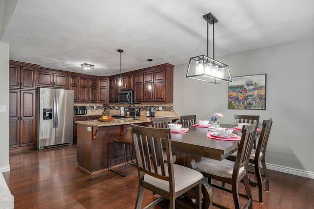 1465 S Appomattox Avenue, Republic, MO 65738