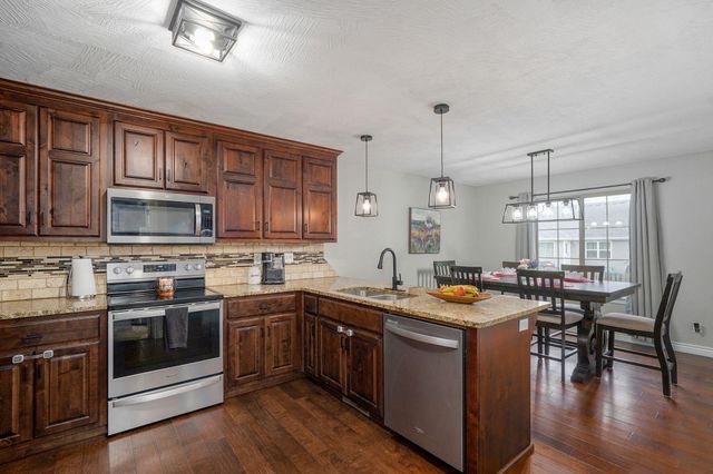 1465 S Appomattox Avenue, Republic, MO 65738