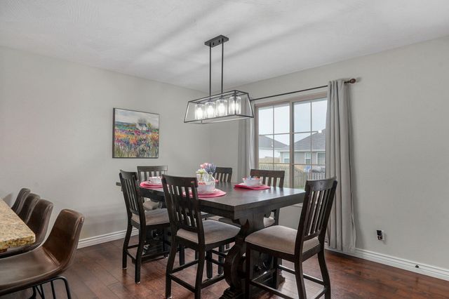 1465 S Appomattox Avenue, Republic, MO 65738