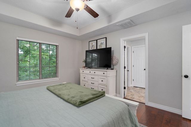 1465 S Appomattox Avenue, Republic, MO 65738