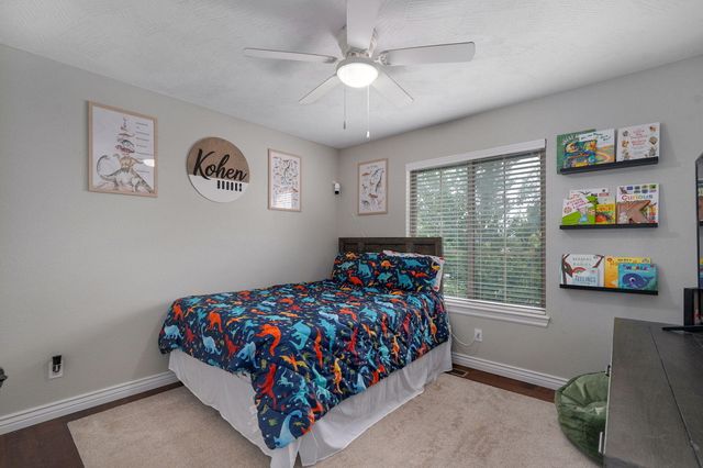 1465 S Appomattox Avenue, Republic, MO 65738