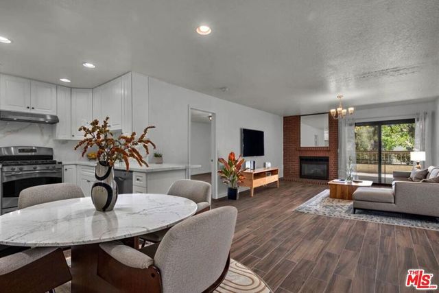 8600 Tuscany Avenue 202, Playa Del Rey, CA 90293