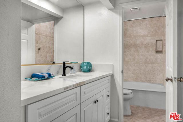 8600 Tuscany Avenue 202, Playa Del Rey, CA 90293