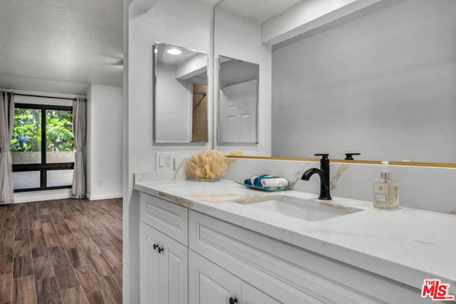8600 Tuscany Avenue 202, Playa Del Rey, CA 90293
