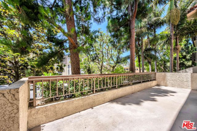 8600 Tuscany Avenue 202, Playa Del Rey, CA 90293