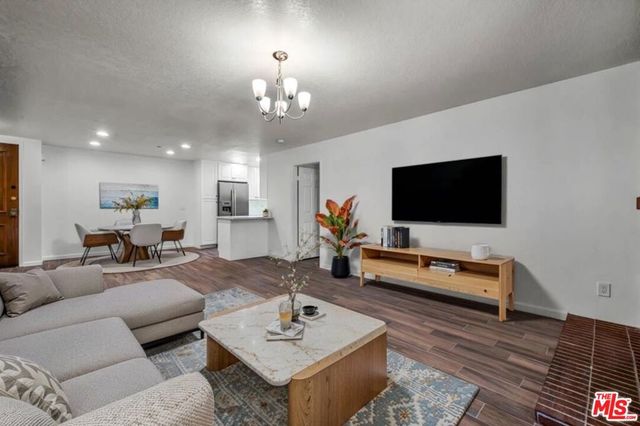 8600 Tuscany Avenue 202, Playa Del Rey, CA 90293