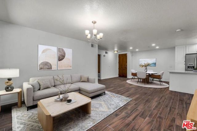 8600 Tuscany Avenue 202, Playa Del Rey, CA 90293