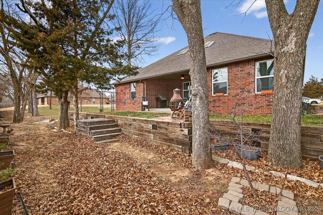 3227 Boardwalk Court, Bartlesville, OK 74006