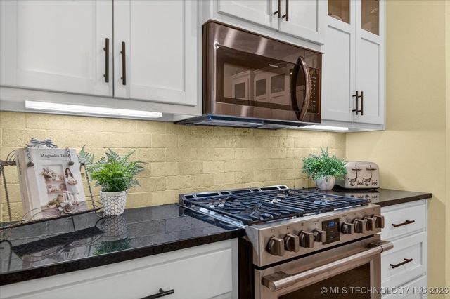 3227 Boardwalk Court, Bartlesville, OK 74006