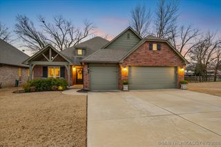 3227 Boardwalk Court, Bartlesville, OK 74006