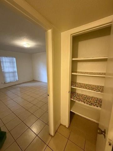 9201 Clarewood Drive 284, Houston, TX 77036