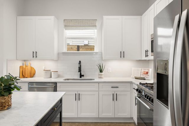 1201 Luna ST, Austin, TX 78721