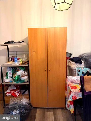 909 S BROOM ST, Wilmington, DE 19805