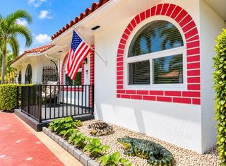 5920 W 20th Ln, Hialeah, FL 33016