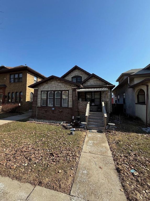 1642 S Layton BOULEVARD, Milwaukee, WI 53215