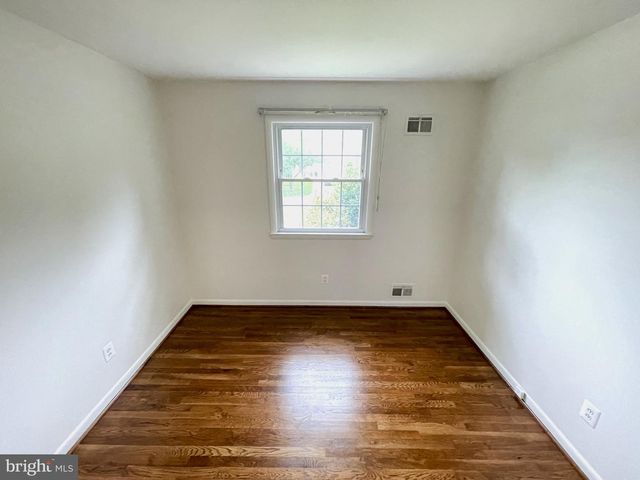 8410 BUCKHANNON DR, Potomac, MD 20854