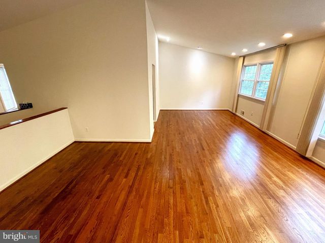 8410 BUCKHANNON DR, Potomac, MD 20854