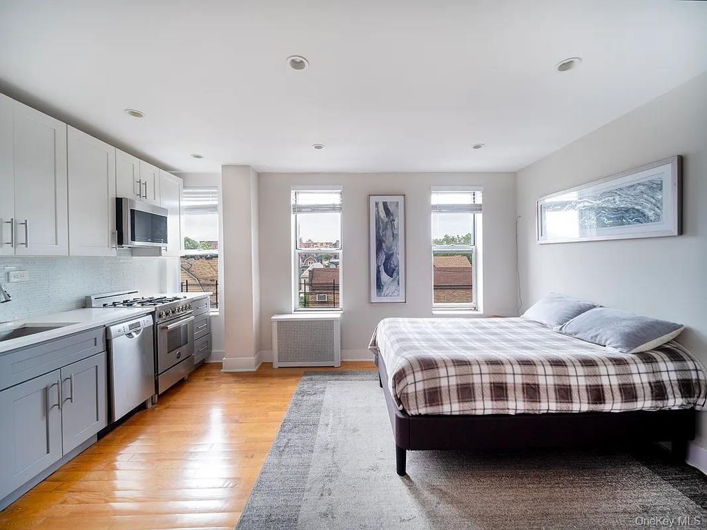 42-22 Ketcham D9, Elmhurst, NY 11373 — exterior