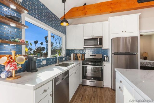 9431 W Lilac Rd, Escondido, CA 92026