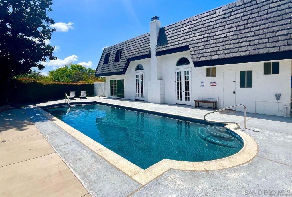 9431 W Lilac Rd, Escondido, CA 92026