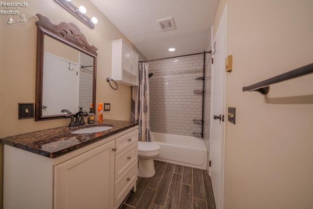 N 102 Pleasant Street, Norwalk, OH 44857