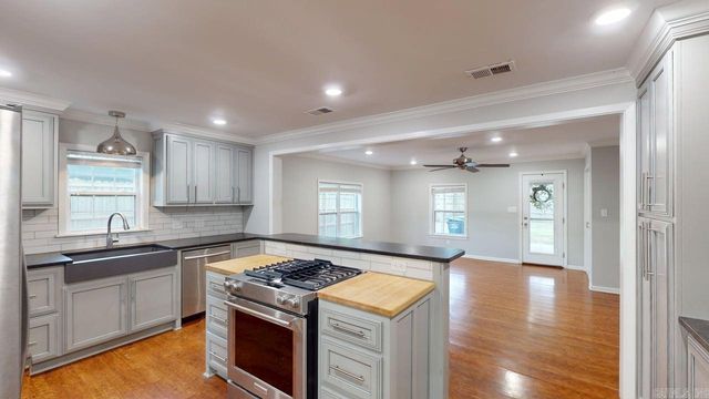 1923 Clifton Street, Conway, AR 72032