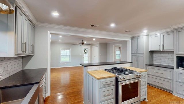 1923 Clifton Street, Conway, AR 72032