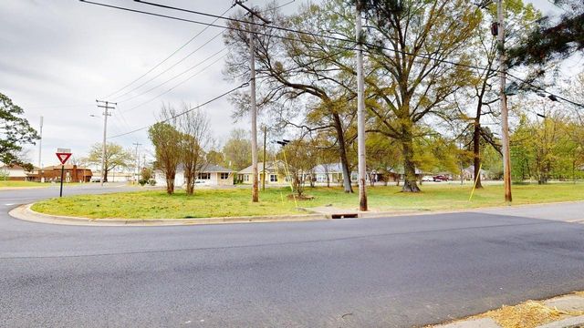 1923 Clifton Street, Conway, AR 72032